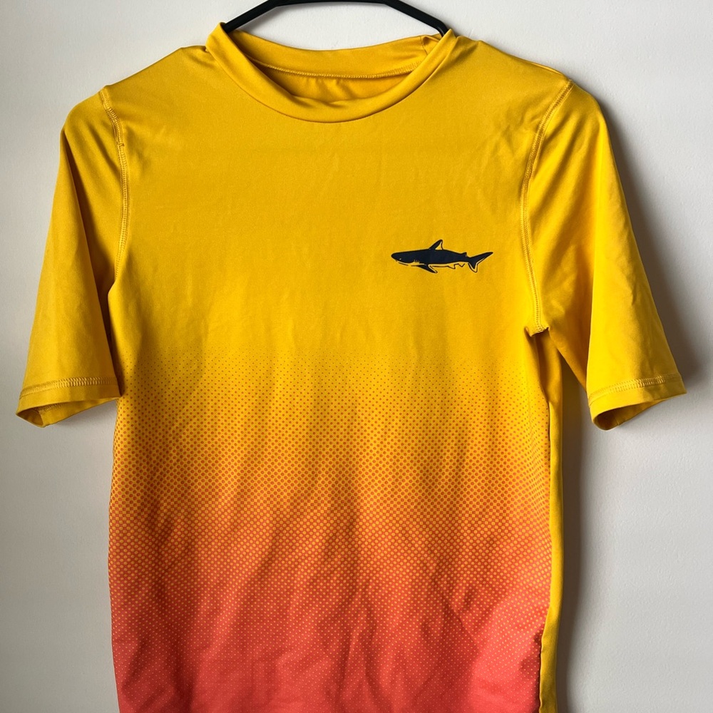 Boys Swim Tops Bundle
Youth Size M and L (all fit like a youth Medium)